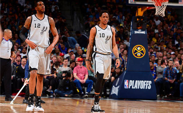 占据河道草 占据河道草